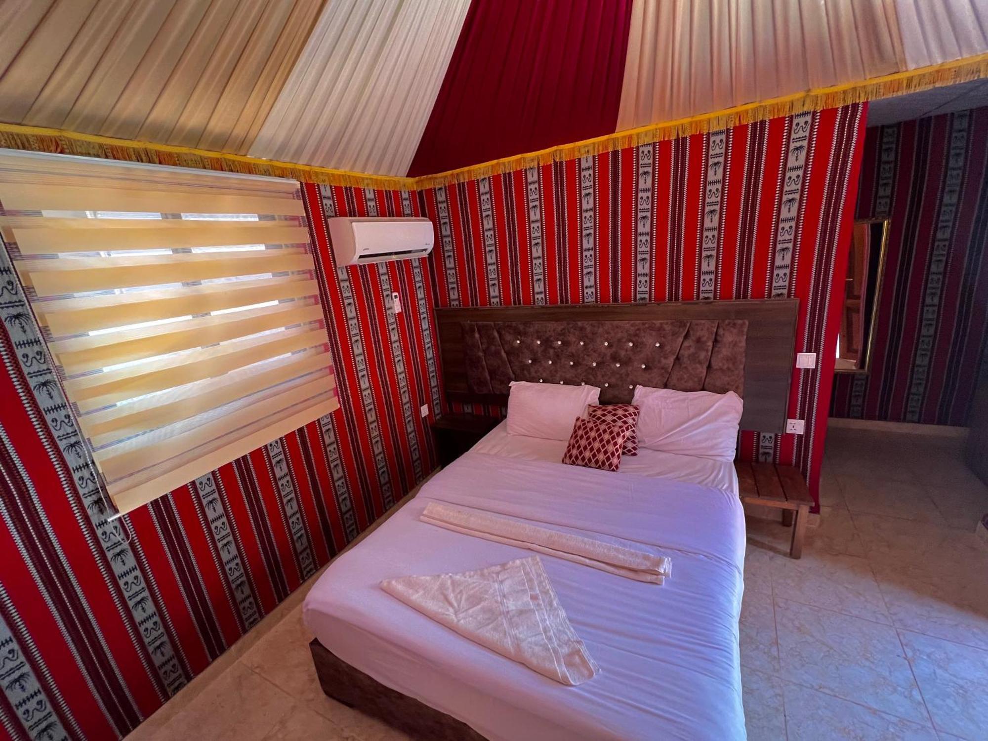 Angelina Wadi Rum Camp Buitenkant foto