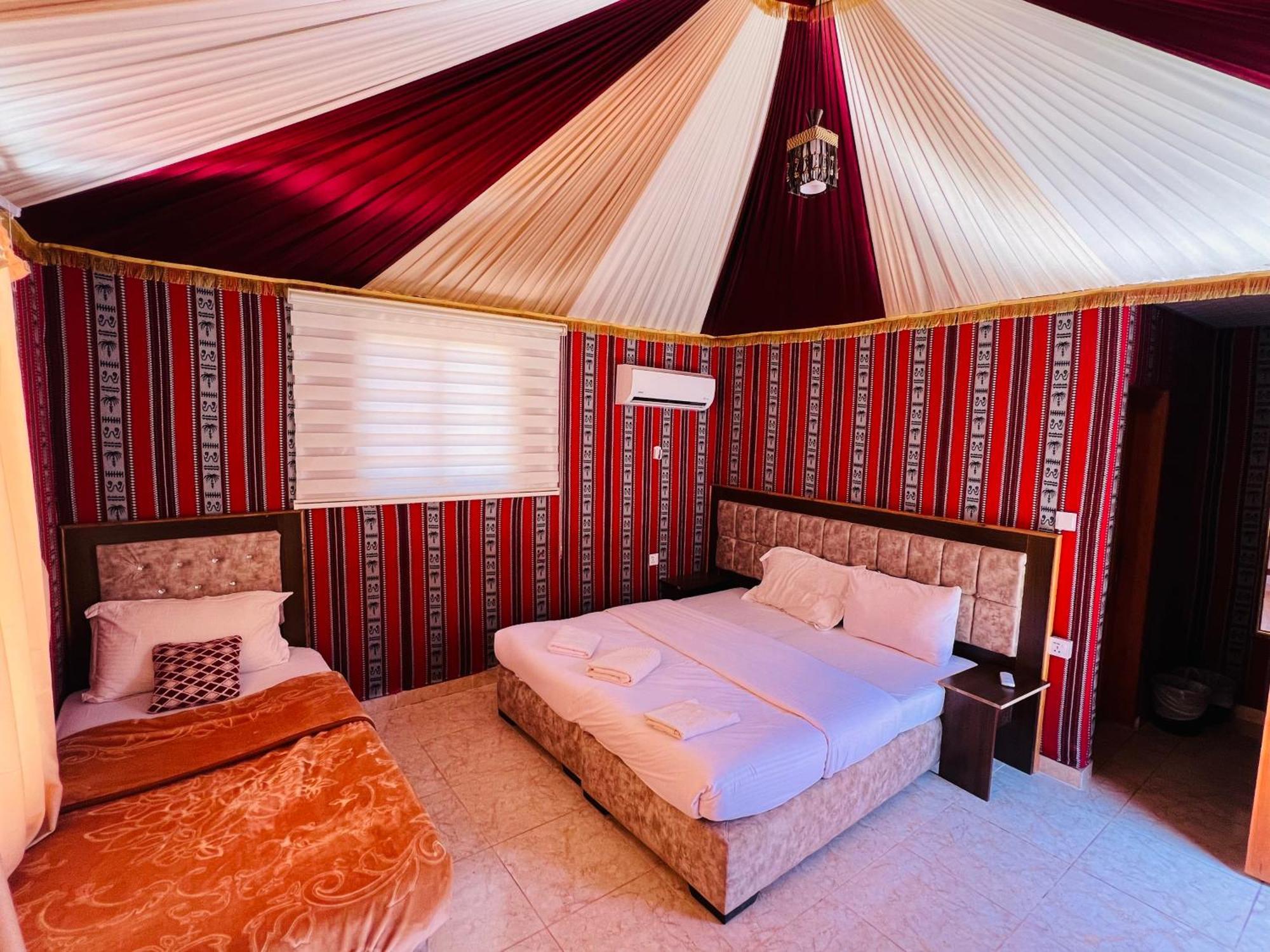 Angelina Wadi Rum Camp Buitenkant foto